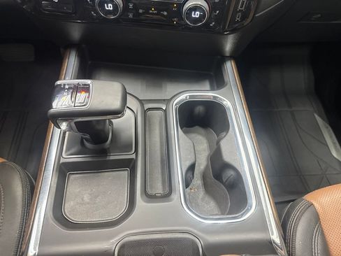 Used 2023 Chevrolet Silverado 1500 High Country w/ High Country Premium Package AWD/4WD image 27