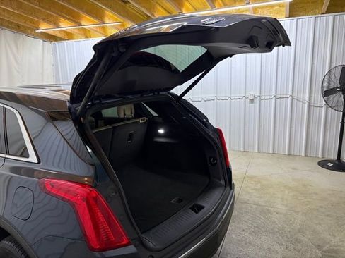 Used 2019 Cadillac XT5 AWD image 11