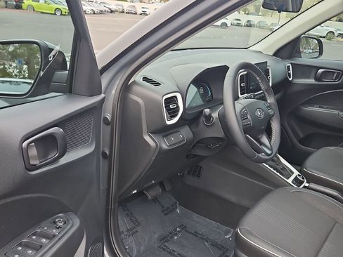 New 2026 Hyundai Venue SEL FWD image 10