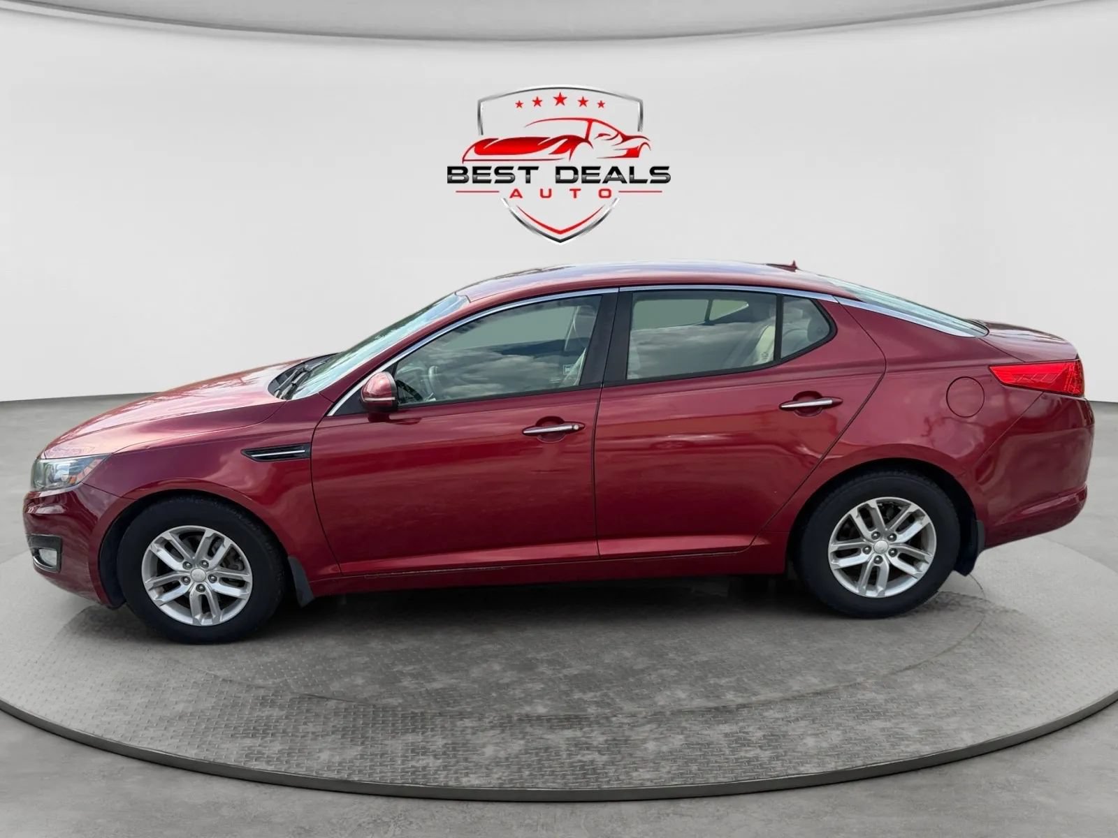 Used 2013 Kia Optima LX FWD image 2