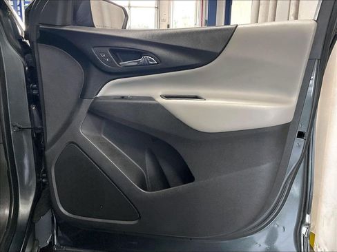 Used 2019 Chevrolet Equinox LS FWD image 12