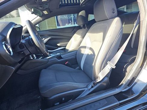 Used 2018 Chevrolet Camaro LT w/ RS Package image 9