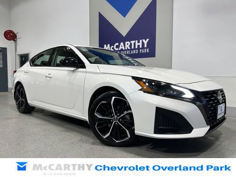 Used 2023 Nissan Altima 2.5 SR FWD image 1