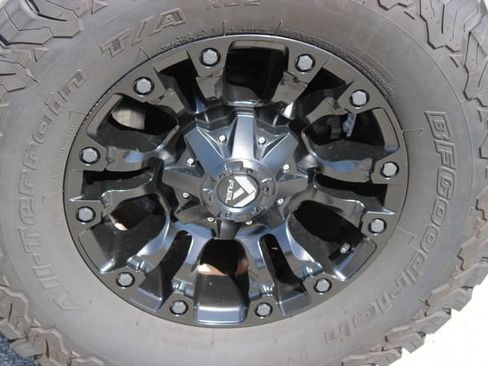 Used 2019 RAM 2500 Big Horn w/ Black Appearance Package AWD/4WD image 23