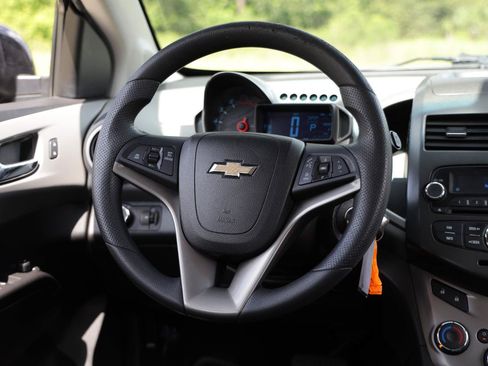 Used 2014 Chevrolet Sonic LT FWD image 27