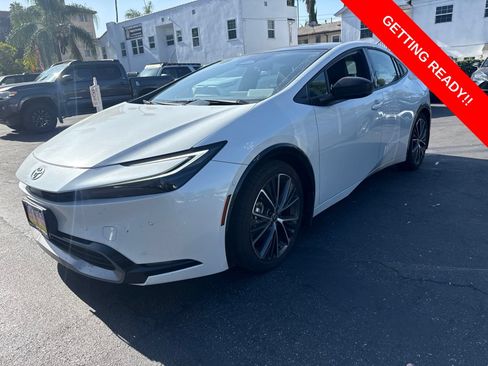 Used 2025 Toyota Prius Limited w/ Limited Premium Package FWD image 4