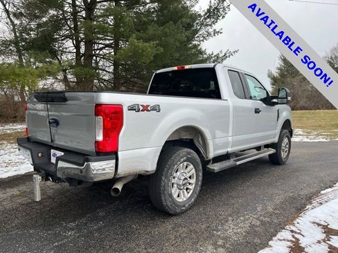 Used 2019 Ford F250 XLT w/ XLT Value Package image 3