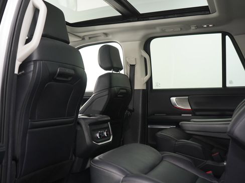 Used 2025 Ford Expedition Max Platinum AWD/4WD image 22