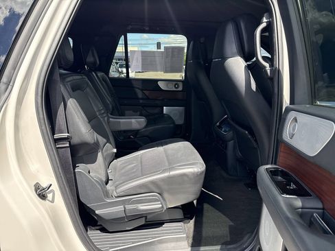 Certified 2023 Lincoln Navigator L Reserve AWD/4WD image 17