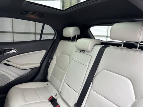 Used 2017 Mercedes-Benz GLA 250 w/ Premium Package image 27