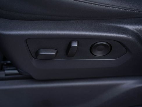 Used 2025 GMC Sierra 3500 SLT w/ SLT Premium Package image 18