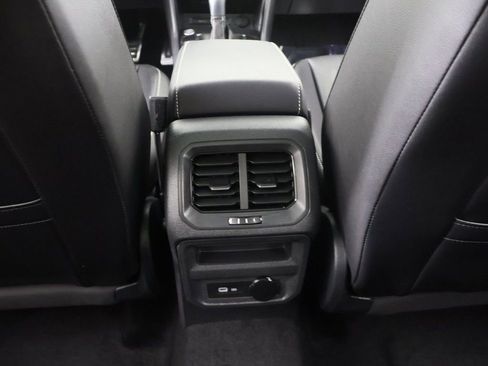 Used 2024 Volkswagen Tiguan SE R-Line image 55