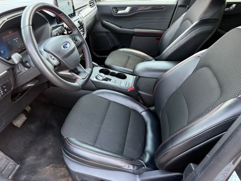 Used 2025 Ford Escape ST-Line Select AWD/4WD image 16