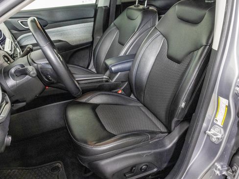 Used 2022 Jeep Compass Latitude w/ Convenience Group AWD/4WD image 19