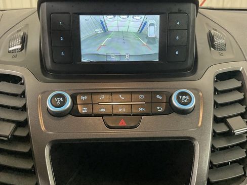 Used 2023 Ford Transit Connect XL image 17