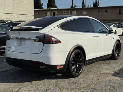 Used 2016 Tesla Model X 75D image 4