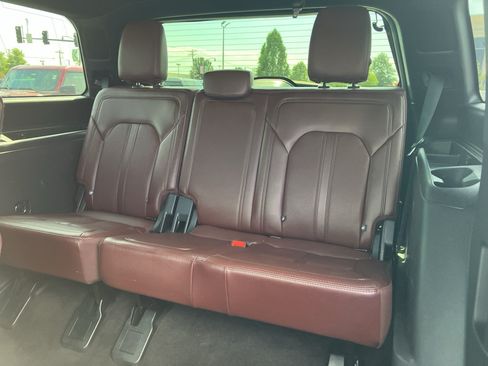 Used 2022 Ford Expedition Limited RWD image 33