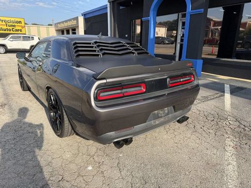 Used 2016 Dodge Challenger SRT w/ Technology Group RWD image 15