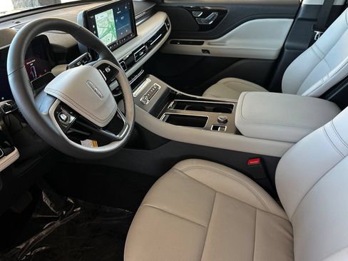 New 2026 Lincoln Aviator AWD image 9