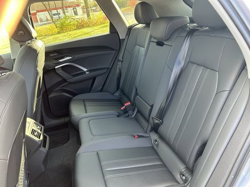 Used 2025 Audi Q5 Premium Plus w/ Premium Plus image 17