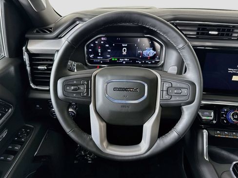 Used 2025 GMC Sierra 1500 Denali w/ Denali Reserve Package AWD/4WD image 11