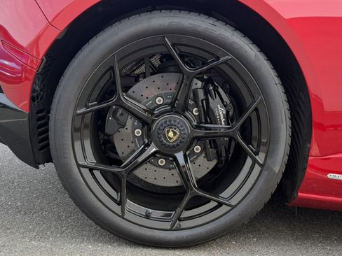 Used 2021 Lamborghini Huracan EVO image 11