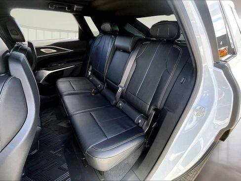 New 2026 Cadillac Lyriq Premium Luxury image 10