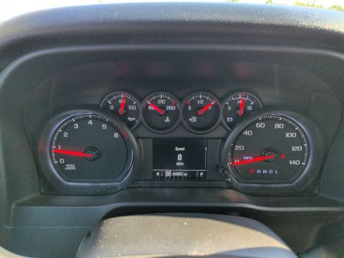 Used 2020 Chevrolet Silverado 1500 Custom w/ Custom Value Package AWD/4WD image 15