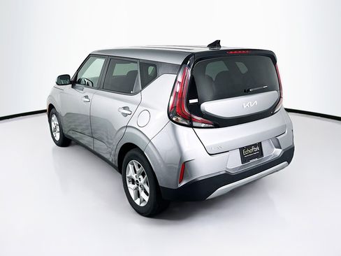 Used 2025 Kia Soul LX w/ LX Technology Package FWD image 5