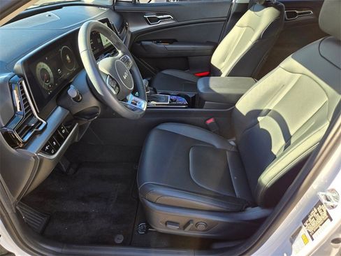 Used 2024 Kia Sportage SX image 12