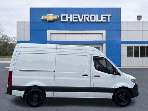 Used 2025 Mercedes-Benz Sprinter 2500 image 8