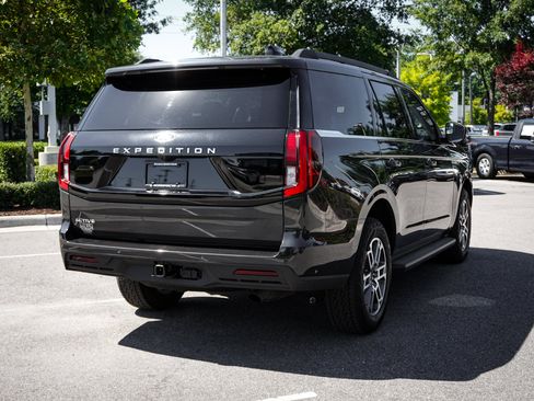 Used 2025 Ford Expedition Active AWD/4WD image 10