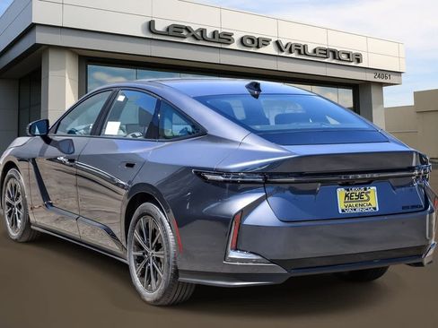 New 2026 Lexus ES 350e FWD image 2