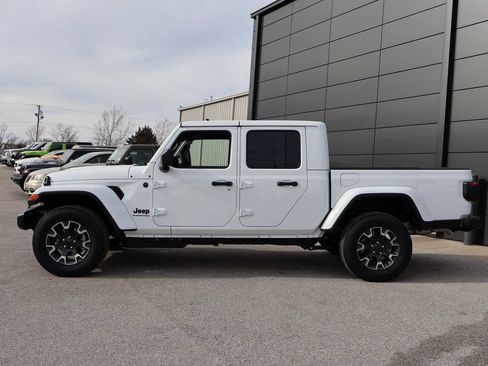 New 2026 Jeep Gladiator Sport AWD/4WD image 2