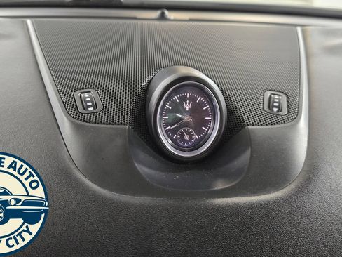 Used 2019 Maserati Levante GranLusso AWD/4WD image 16
