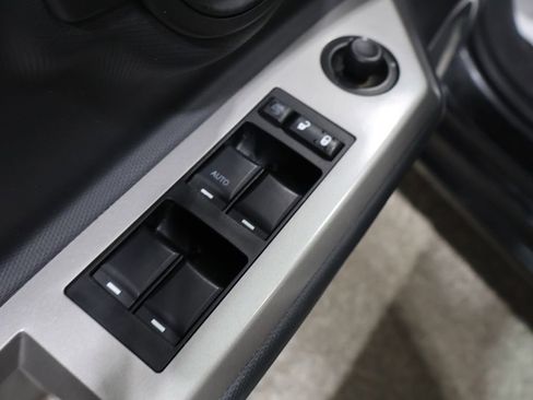 Used 2010 Dodge Avenger R/T image 21