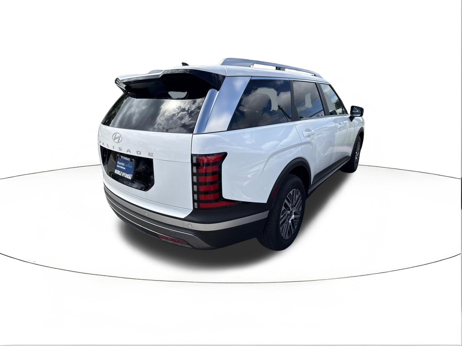 Used 2026 Hyundai Palisade SEL FWD image 2