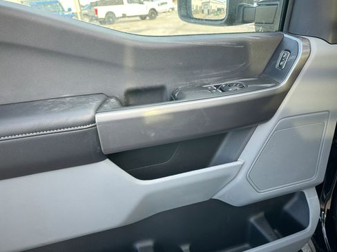 Used 2025 Ford F350 XLT w/ XLT Value Package image 12