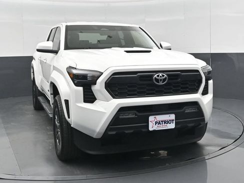 Used 2025 Toyota Tacoma TRD Sport RWD image 12
