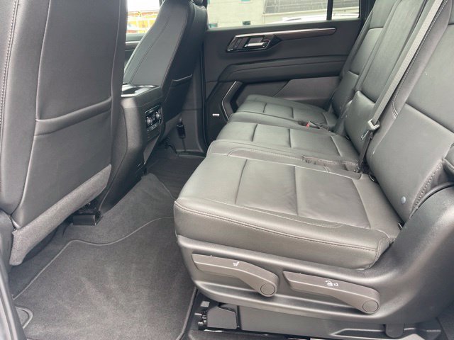 Used 2025 Chevrolet Suburban LT w/ Comfort Package AWD/4WD image 20