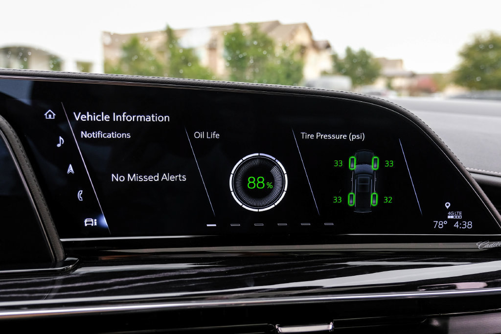 Used 2023 Cadillac Escalade Sport w/ LPO, ONYX Package AWD/4WD image 44