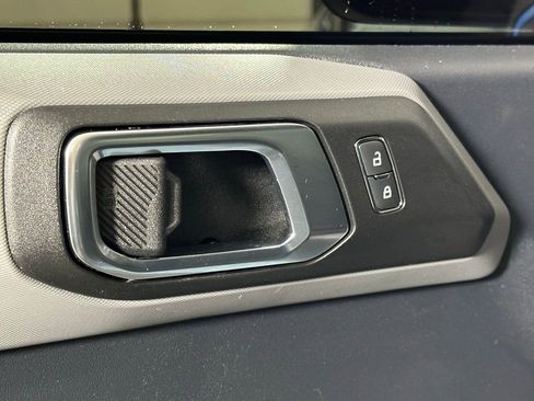 Used 2022 Ford Bronco Black Diamond image 13