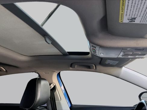 Used 2024 Volkswagen Jetta SE w/ Panoramic Sunroof Package FWD image 14