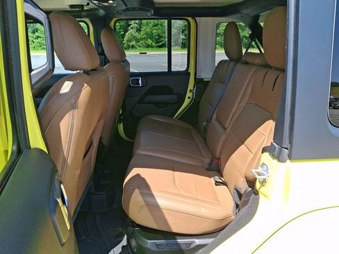 Used 2023 Jeep Wrangler Unlimited Sahara AWD/4WD image 10