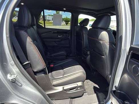 Certified 2025 Honda Pilot TrailSport image 20