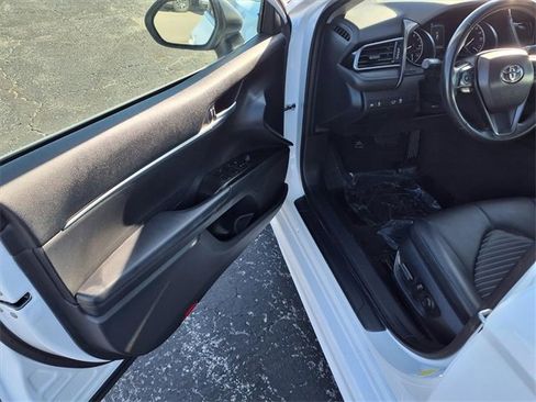 Used 2023 Toyota Camry SE image 41