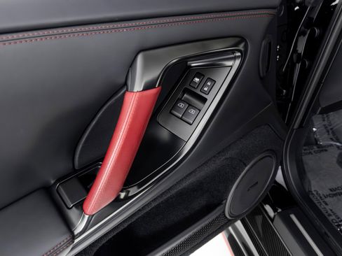 Used 2017 Nissan GT-R NISMO image 25