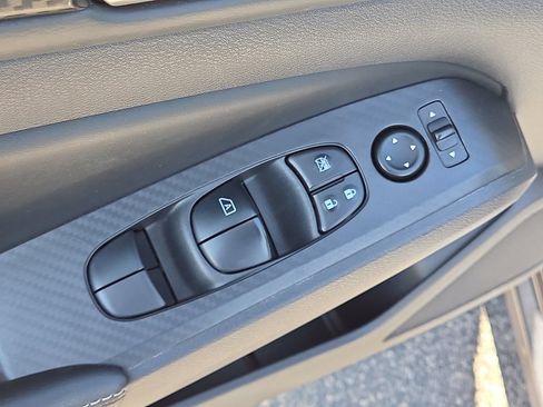Used 2025 Nissan Altima 2.5 SV AWD/4WD image 20