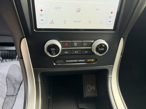 Used 2024 Ford Edge SEL w/ Convenience Package image 27