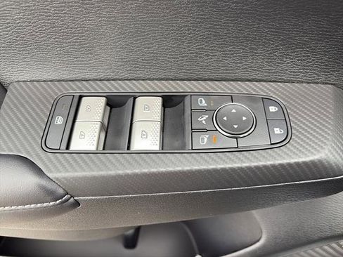 New 2026 Mitsubishi Outlander SE image 17